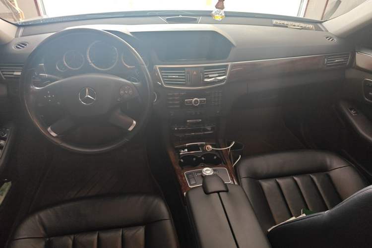 Used Mercedes-Benz E-Class 2012 E 300 L Elegant Model Center Console