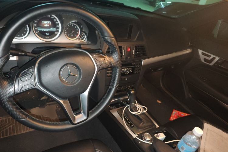 Used Mercedes-Benz E-Class 2012 E 200 CGI Coupe Center Console