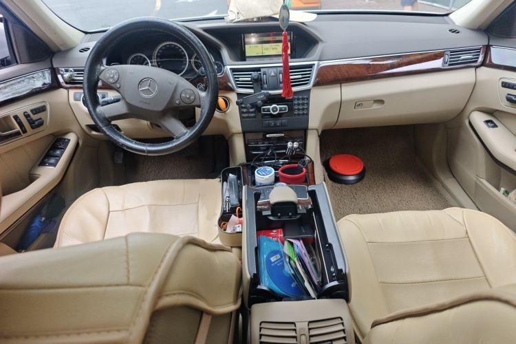Used Mercedes-Benz E-Class 2012 E 200 L CGI Elegant Model Center Console