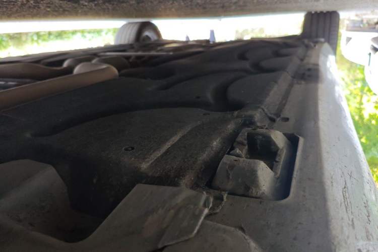 Used Mercedes-Benz E-Class 2012 E 300 L Elegant Model Chassis Front Right