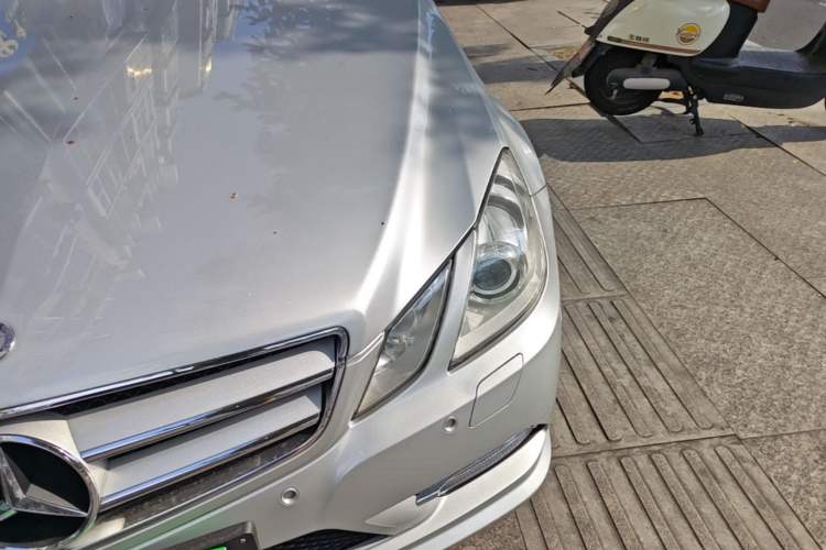 Used Mercedes-Benz E-Class 2012 E 200 CGI Coupe Engine Bay Left