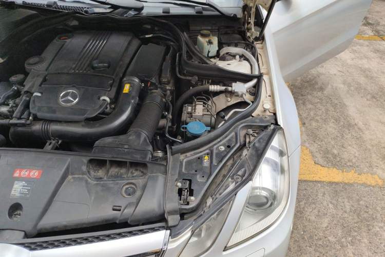 Used Mercedes-Benz E-Class 2012 E 200 CGI Coupe Engine Bay Left