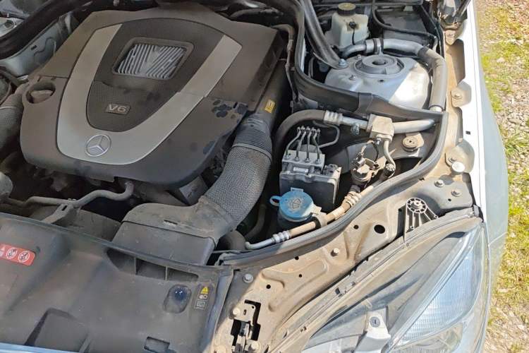Used Mercedes-Benz E-Class 2012 E 300 L Elegant Model Engine Bay Left