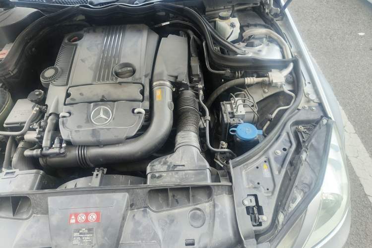 Used Mercedes-Benz E-Class 2012 E 260 CGI Coupe Engine Bay Left