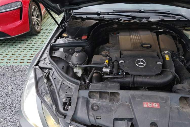 Used Mercedes-Benz E-Class 2012 E 200 CGI Coupe Engine Bay Right