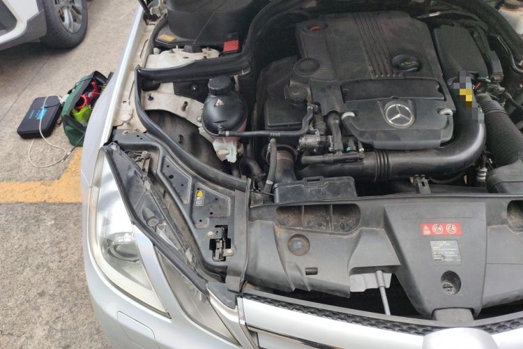 Used Mercedes-Benz E-Class 2012 E 200 CGI Coupe Engine Bay Right