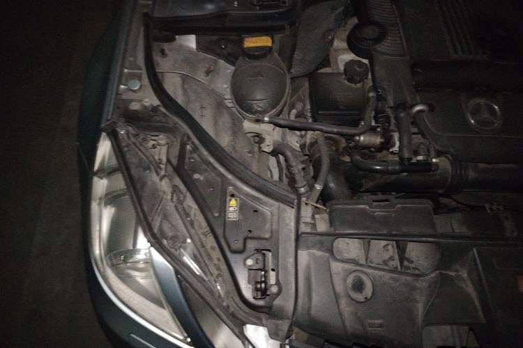 Used Mercedes-Benz E-Class 2012 E 200 CGI Coupe Engine Bay Right
