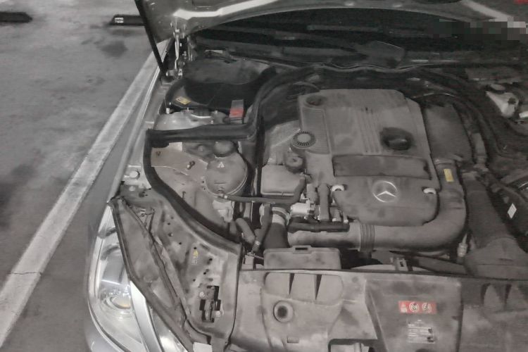 Used Mercedes-Benz E-Class 2012 E 200 CGI Coupe Engine Bay Right
