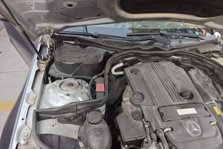 Used Mercedes-Benz E-Class 2012 E 260 L CGI Fashion Model Engine Bay Right