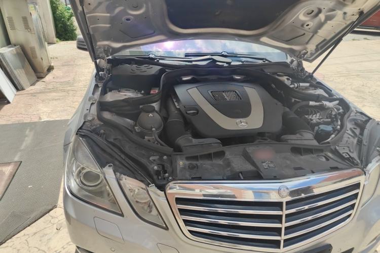 Used Mercedes-Benz E-Class 2012 E 300 L Fashion Model Engine Bay Right