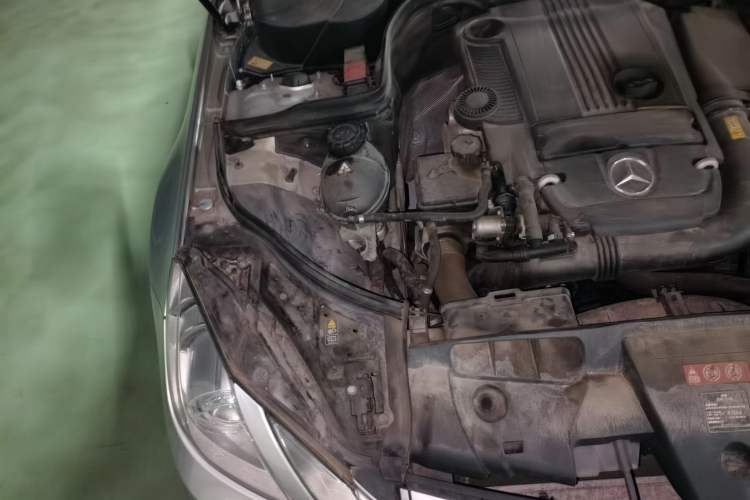 Used Mercedes-Benz E-Class 2012 E 200 CGI Coupe Engine Bay Right