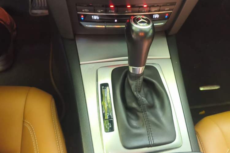 Used Mercedes-Benz E-Class 2012 E 200 CGI Coupe Gear Lever