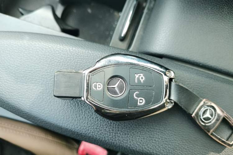 Used Mercedes-Benz E-Class 2012 E 200 CGI Coupe Interior 1