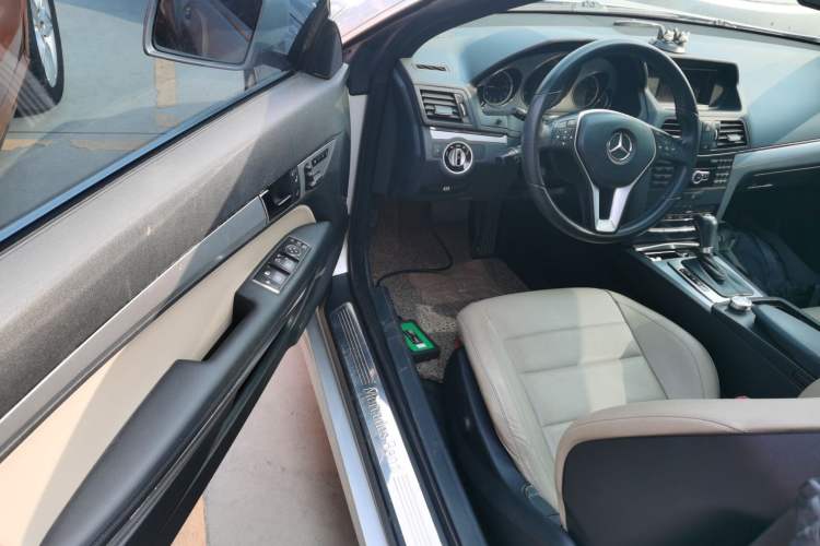 Used Mercedes-Benz E-Class 2012 E 200 CGI Coupe Interior 3