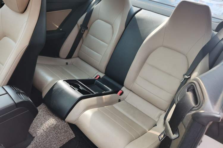 Used Mercedes-Benz E-Class 2012 E 200 CGI Coupe Interior 4