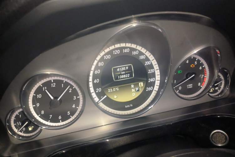 Used Mercedes-Benz E-Class 2012 E 300 L Fashion Model Odometer Close Up