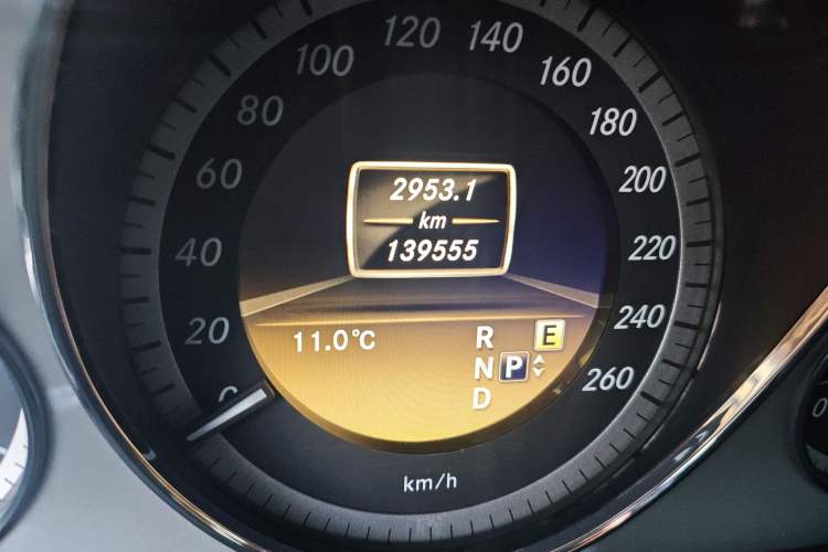Used Mercedes-Benz E-Class 2012 E 260 L CGI Fashion Model Odometer Close Up