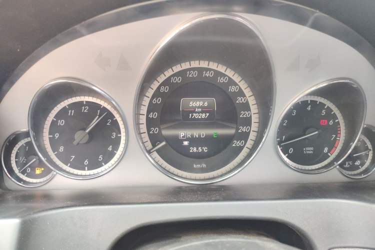 Used Mercedes-Benz E-Class 2012 E 200 CGI Coupe Odometer Close Up