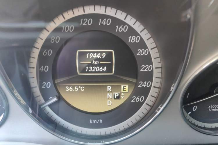 Used Mercedes-Benz E-Class 2012 E 300 L Fashion Model Odometer Close Up