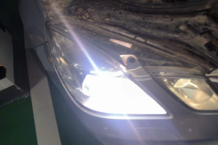 Used Mercedes-Benz E-Class 2012 E 300 L Fashion Model Right Front Headlight