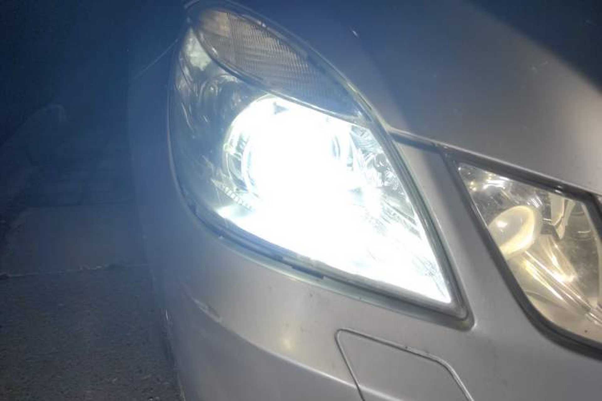 Used Mercedes-Benz E-Class 2012 E 260 L CGI Fashion Model Right Front Headlight