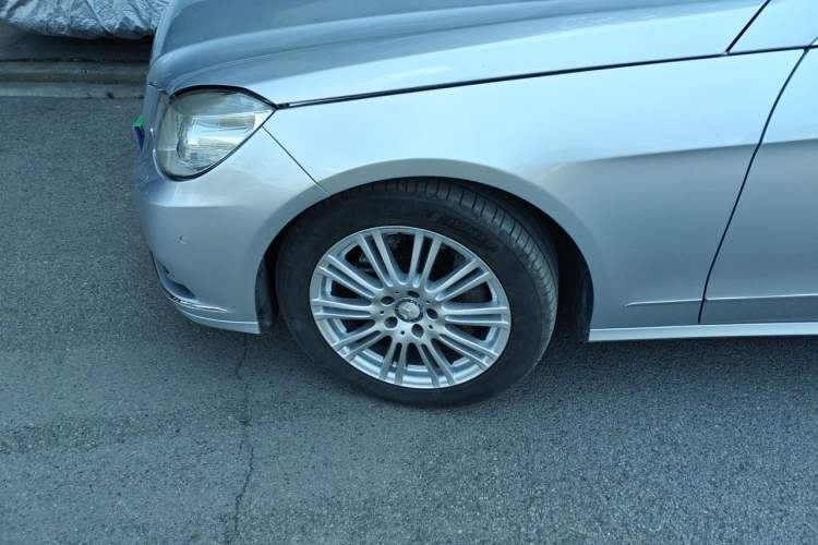 Used Mercedes-Benz E-Class 2012 E 300 L Elegant Model Right Front Wheel Hub