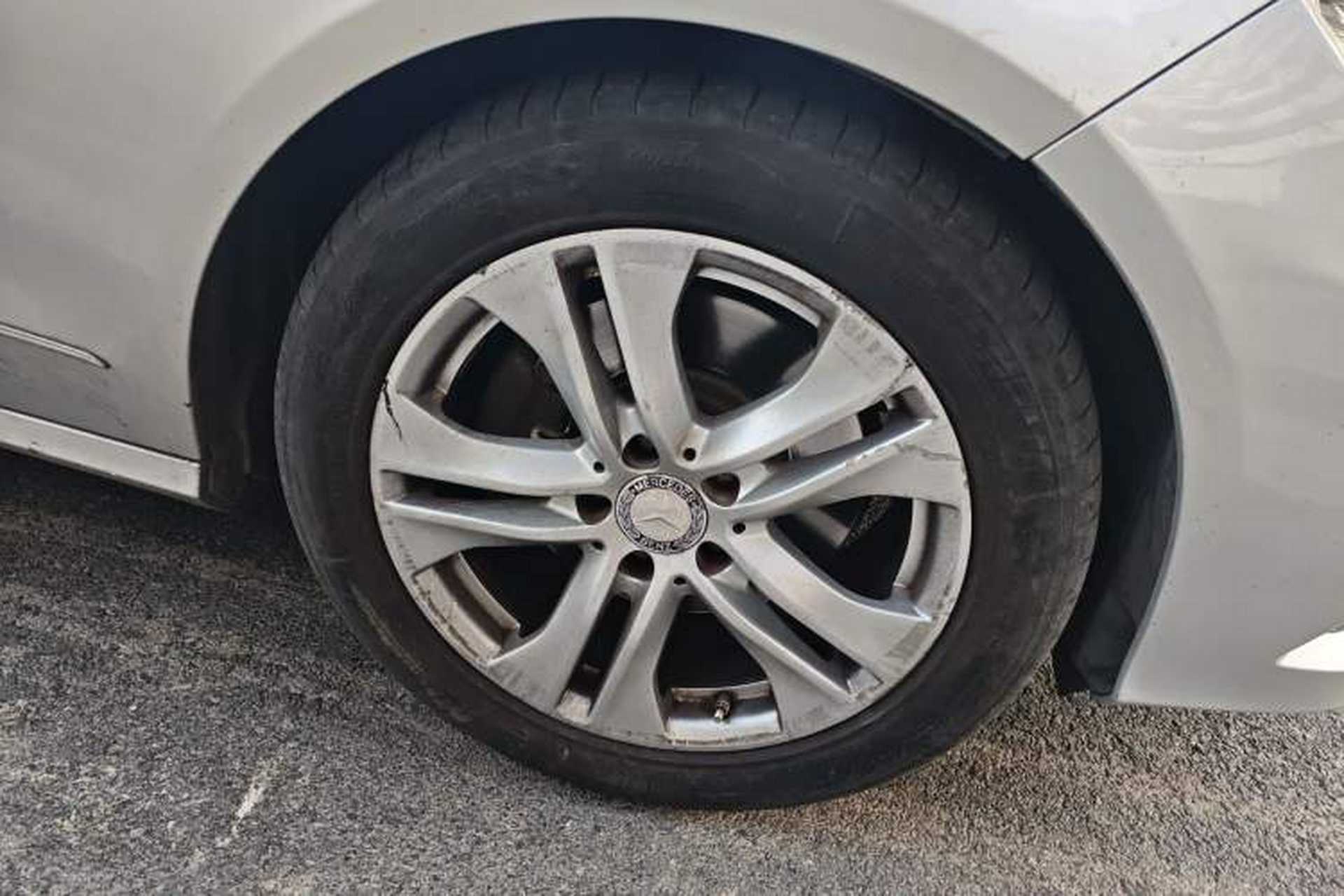 Used Mercedes-Benz E-Class 2012 E 260 L CGI Fashion Model Right Front Wheel Hub
