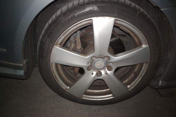 Used Mercedes-Benz E-Class 2012 E 200 CGI Coupe Right Front Wheel Hub