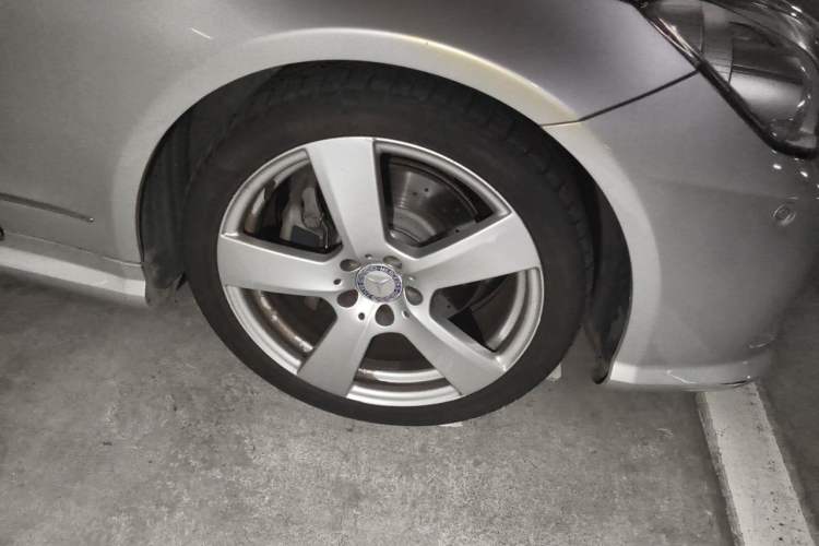 Used Mercedes-Benz E-Class 2012 E 200 CGI Coupe Right Front Wheel Hub