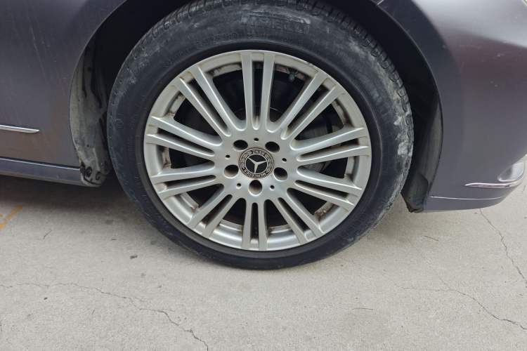Used Mercedes-Benz E-Class 2012 E 260 L CGI Fashion Model Right Front Wheel Hub