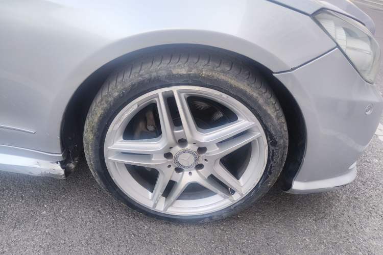 Used Mercedes-Benz E-Class 2012 E 260 CGI Coupe Right Front Wheel Hub