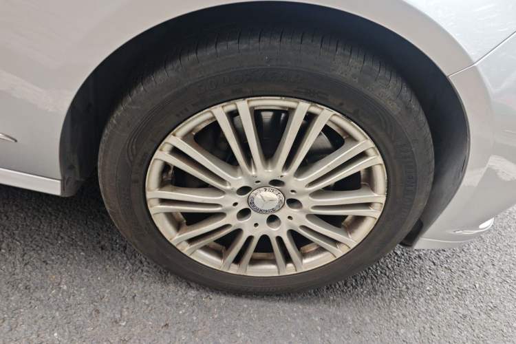 Used Mercedes-Benz E-Class 2012 E 200 L CGI Elegant Model Right Front Wheel Hub