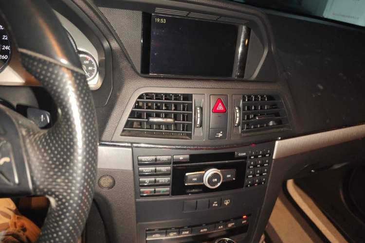 Used Mercedes-Benz E-Class 2012 E 260 CGI Coupe Audio And AC Panel