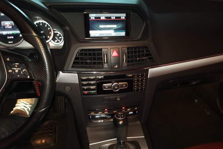 Used Mercedes-Benz E-Class 2012 E 200 CGI Coupe Audio And AC Panel
