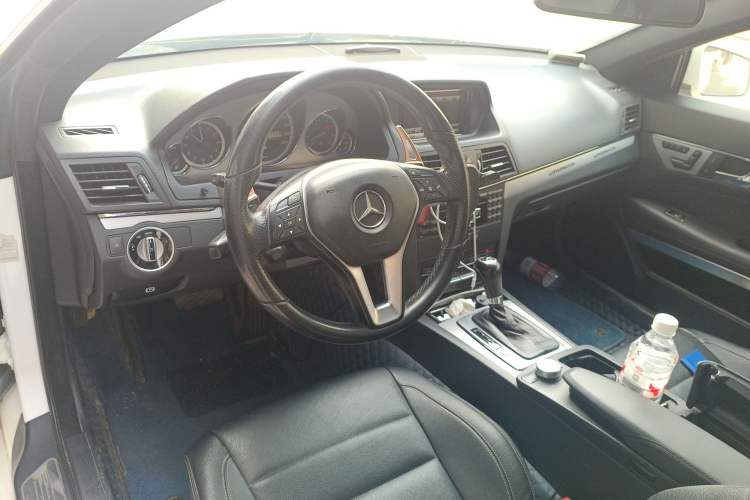 Used Mercedes-Benz E-Class 2012 E 260 CGI Coupe Center Console