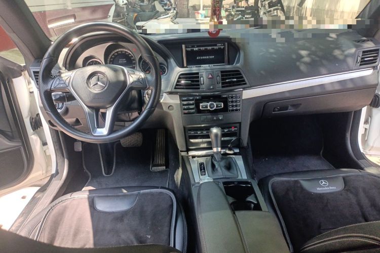Used Mercedes-Benz E-Class 2012 E 260 CGI Coupe Center Console