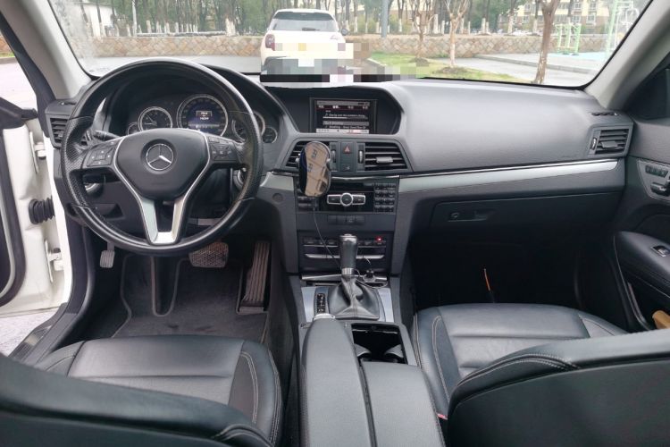 Used Mercedes-Benz E-Class 2012 E 200 CGI Coupe Center Console