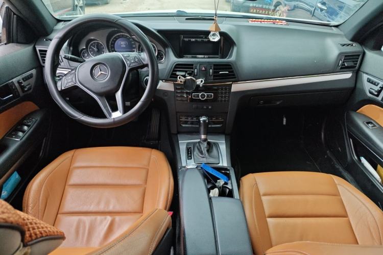 Used Mercedes-Benz E-Class 2012 E 260 CGI Coupe Center Console