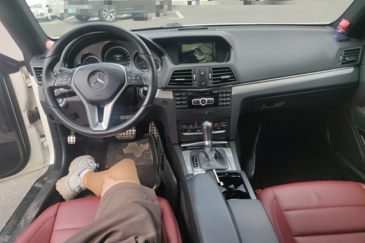 Used Mercedes-Benz E-Class 2012 E 200 CGI Coupe Center Console