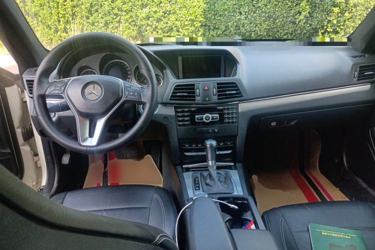 Used Mercedes-Benz E-Class 2012 E 260 CGI Coupe Center Console