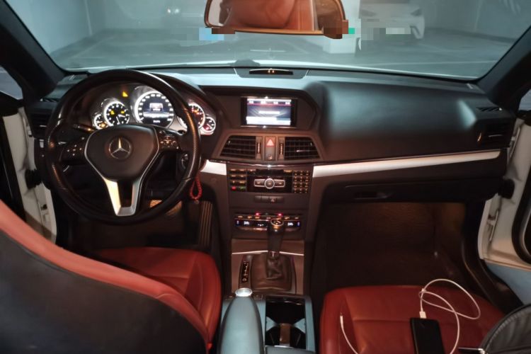 Used Mercedes-Benz E-Class 2012 E 200 CGI Coupe Center Console