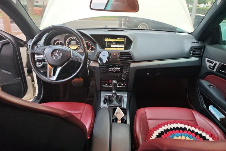 Used Mercedes-Benz E-Class 2012 E 260 CGI Coupe Center Console