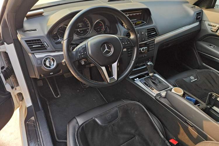 Used Mercedes-Benz E-Class 2012 E 260 CGI Coupe Center Console