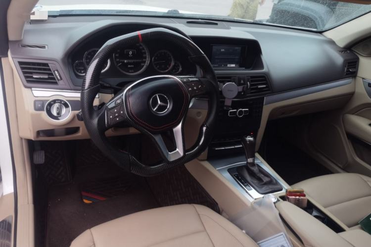 Used Mercedes-Benz E-Class 2012 E 200 CGI Coupe Center Console