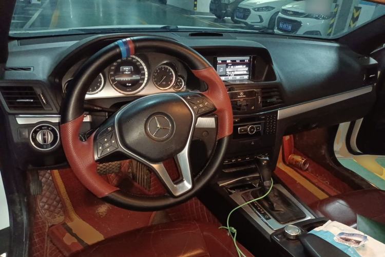 Used Mercedes-Benz E-Class 2012 E 200 CGI Coupe Center Console