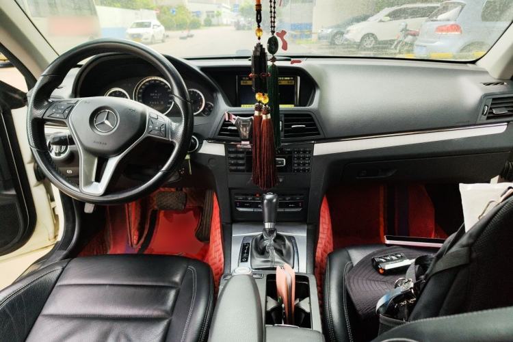 Used Mercedes-Benz E-Class 2012 E 260 CGI Coupe Center Console