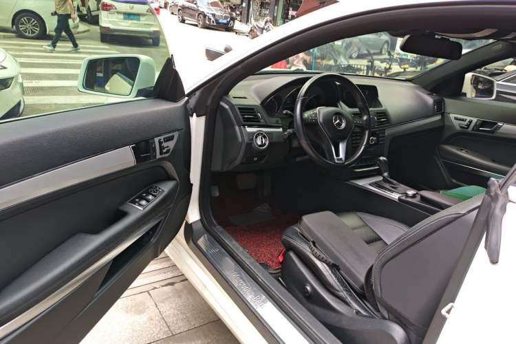Used Mercedes-Benz E-Class 2012 E 200 CGI Coupe Driver Seat