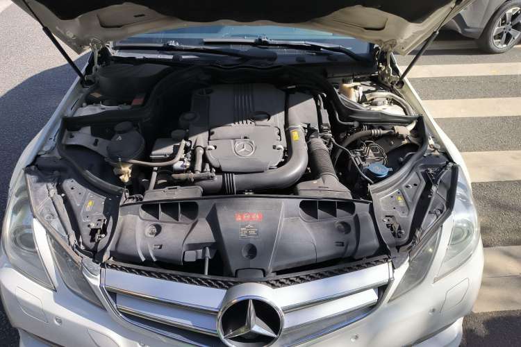 Used Mercedes-Benz E-Class 2012 E 260 CGI Convertible Engine Bay