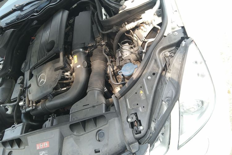 Used Mercedes-Benz E-Class 2012 E 200 CGI Coupe Engine Bay Left