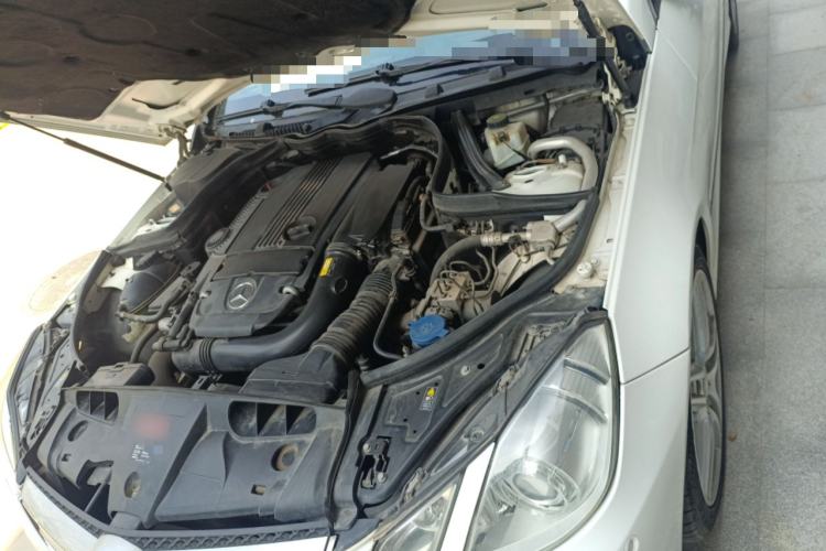 Used Mercedes-Benz E-Class 2012 E 260 CGI Coupe Engine Bay Left